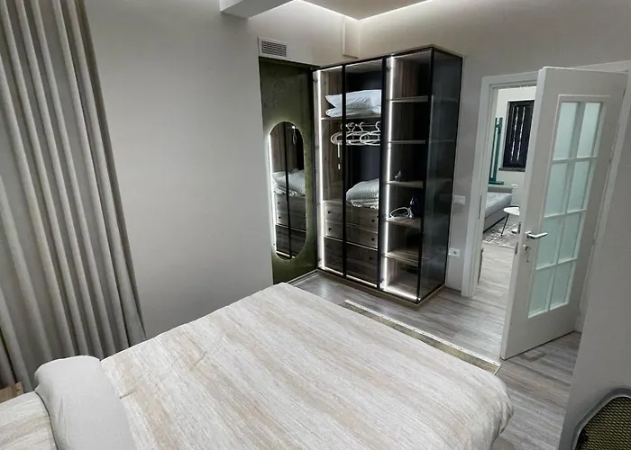 Rentroom Ajan Appartamento Pogradec
